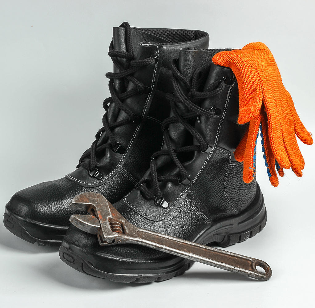 Safety shoes with steel toe and slip-resistant sole for industrial work in Dubai UAE